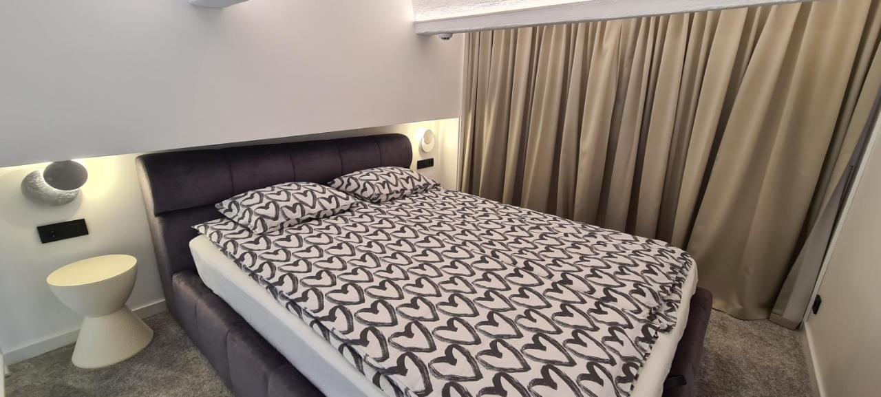 Stay In Kaunas & Radio City - Free Parking Buitenkant foto